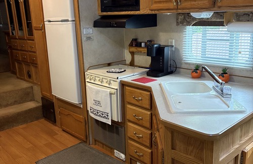 Mc Carr House | 5th Wheel RV On Permanent Site ,Near Hatfield McCoy Sites