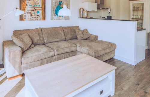 Municipality of Uitgeest House | 6-12 pax