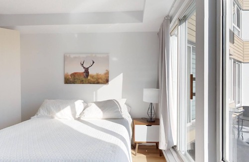 Beaupre Condo | 6-211 : Superior Studio - sleeps 4.