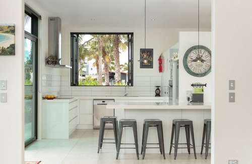 Waihi Beach House | 6 Bdrm Luxury Beach Getaway