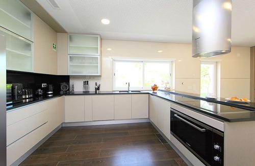 Vilamoura Villa | 6 Bed Room Villa Vilamoura Private Heated Pool + Jacuzzi
