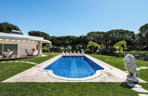 Vilamoura Villa | 6 Bed Room Villa Vilamoura Private Heated Pool + Jacuzzi