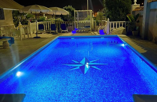 San Miguel de Salinas Villa | 6 BED SLEEPS 12/14 WIFI -AIR CON- POOL TABLE- SKY TV