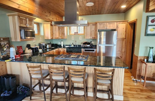 North Hero Cabin | 6 Bedroom 9+ Acres Spacious Waterfront Lodge ,1500' Lake Frontage/Boat Launch n
