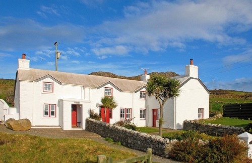 St Brides Cottage | 6 bedroom accommodation in Whitesands