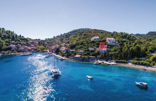 Sudurad House | 6 bedroom accommodation in Sipan