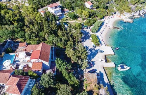 Sudurad House | 6 bedroom accommodation in Sipan