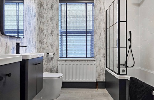 Lowestoft Cottage | 6 bedroom accommodation in Lowestoft