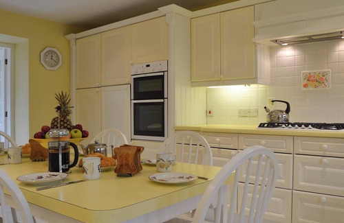 Weston Rhyn Cottage | 6 bedroom accommodation in Weston Rhyn, near Oswestry