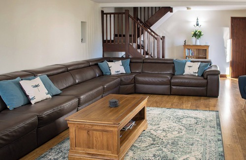 Hartington Cottage | 6 bedroom accommodation in Heathcote, near Hartington
