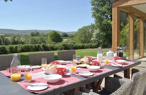Eglwyswrw Cottage | 6 bedroom accommodation in Eglwyswrw, near Cardigan