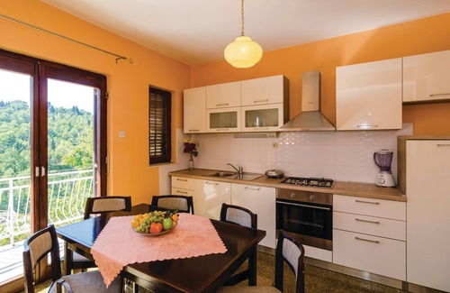 Kremena House | 6 bedroom accommodation in Klek