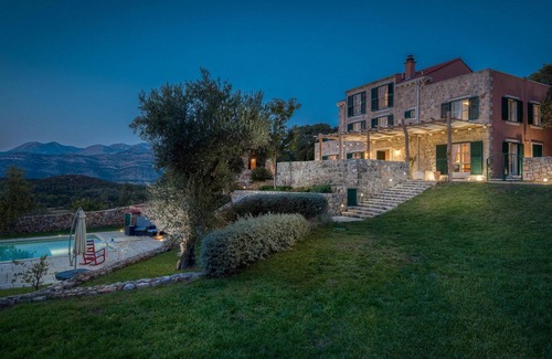 Sudurad House | 6 bedroom amazing home in Sudurad