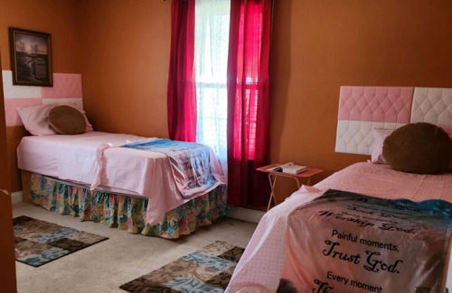 Brandon House | 6 Bedroom Comfortable Atmosphere