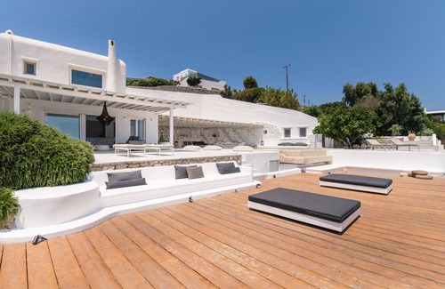 Psarou Villa | 6 bedroom en suite villa