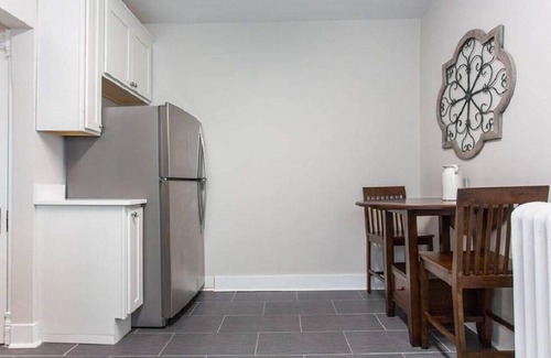 Libertyville House | 6 bedroom Home with 2 living spaces in DT Libertyville near Corp HQs & Naval Base