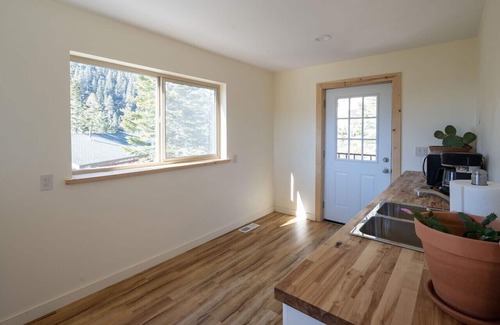 Upper Kingsbury House | 6 Bedroom House, Five Minutes From Heavenly, Panoramic Mountain Views