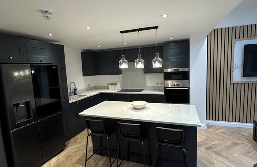 Farnborough and Crofton House | 6 bedroom house in Orpington
