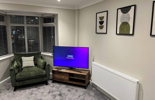 Shirley House | 6 Bedroom Luxury Home in central Solihulln