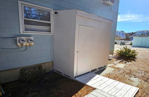 Barnegat Light House | 6-bedroom ocean-block renovated duplex in wonderful Barnegat Light with AC, WiFi