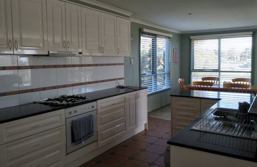 Frankston House | 6 Bedrooms/11 Beds Spacious|City+Park Views|Beach