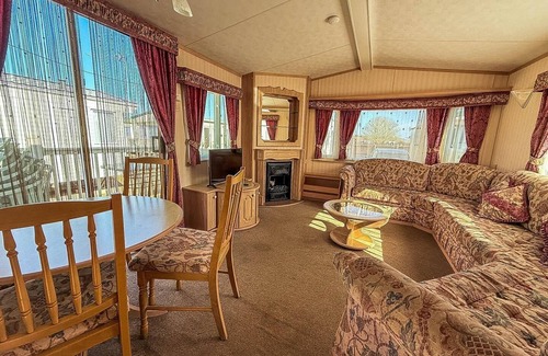 Hunstanton House | 6 berth caravan in Hunstanton, ideal for seaside holidays ref 13004L
