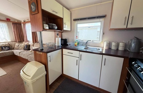 Felixstowe House | 6 berth caravan with decking and WiFi at Suffolk Sands Holiday Park ref 45040G