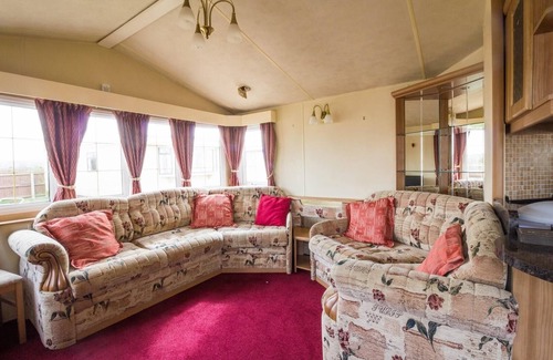 Hunstanton House | 6 berth pet friendly caravan in Hunstanton by the beach ref 13001L
