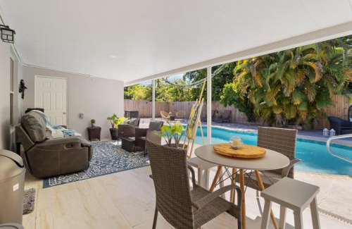 South Bradenton Villa | 6 BR Pool Family Getaway near Coquina Beach