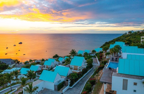 The Valley Villa | 6 BR Villa On Crocus Bay with Pool & Concierge