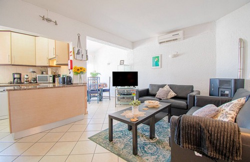 Vale de Centianes Apartment | 6 Centeanes: Clifftop apartment with sea views