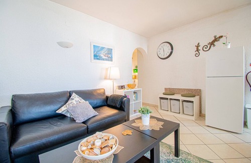 Vale de Centianes Apartment | 6 Centeanes: Clifftop apartment with sea views