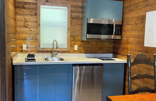 Sooke Cottage | 6 Cottage Units with Waterfront and Beach Access - Sleeps up to 20 Guests