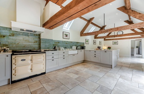 Condicote Cottage | 6 Ensuite Bedrooms Cotswold Barn - Waterhead Barn