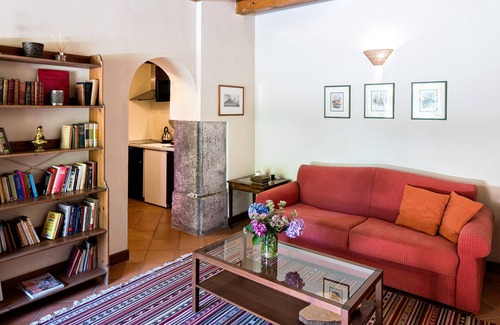 Nola Bed & Breakfast | 6 independent suites in historic villa near Naples Vesuvius Pompeii Caserta
