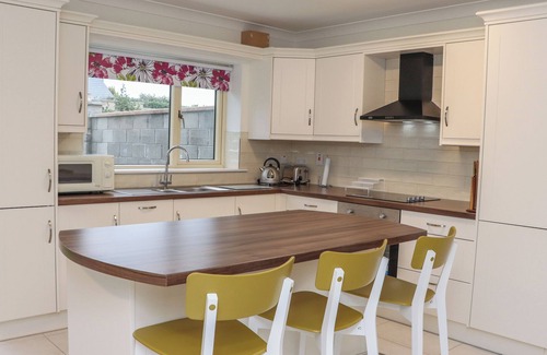 Castlemartyr Cottage | 6 LIOS NA MBAN, family friendly in Ladysbridge, County Cork