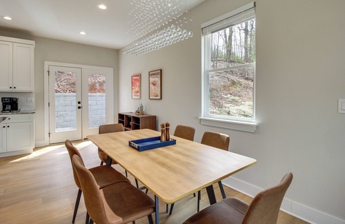 Rossville House | 6 Mi to Chattanooga: Home w/Balcony & Dtwn Views!