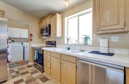 Pahrump House | 6 Mi to Downtown Pahrump: Scenic Desert Retreat
