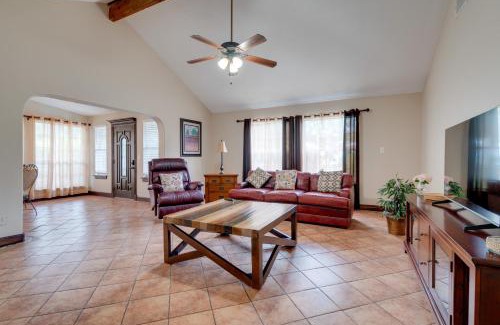 University Hills and Windsor Park House | 6 Mi to Dtwn Austin Home with 2 Patios and Grill