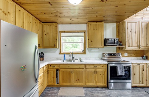 Backus Cabin | 6 Mi to Spider Lake ATV Trails: Cabin w/Fire Pit