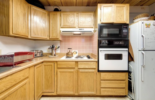 Pla-Vada Woodlands Cabin | 6 Mi to Sugar Bowl Resort: Soda Springs Cabin!