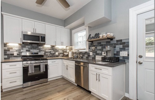 Detroit - Shoreway House | 6 Min from Stadium -NEWLY Renovated Ohio City Gem