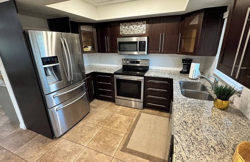 Englewood House | 6 minute walk to Manasota Beach! POOL! Charming 2-bedroom townhome with WiFi, AC