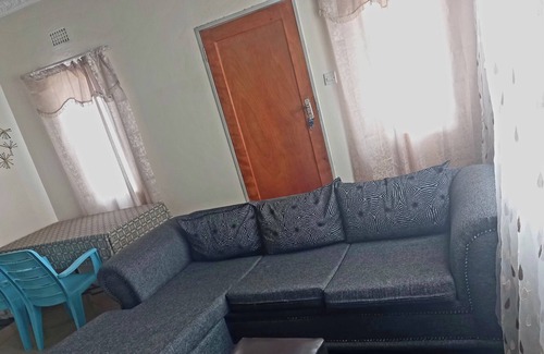 Maun Apartment | 6 minutes drive to the airport,with a work area