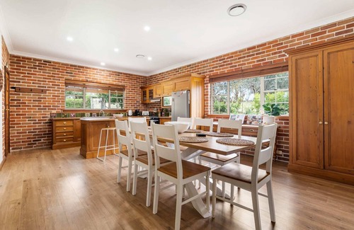 Laffing Waters House | *6 Minutes from Bathurst CBD* | "The Estait" Homestead - Laffing Waters Retreat