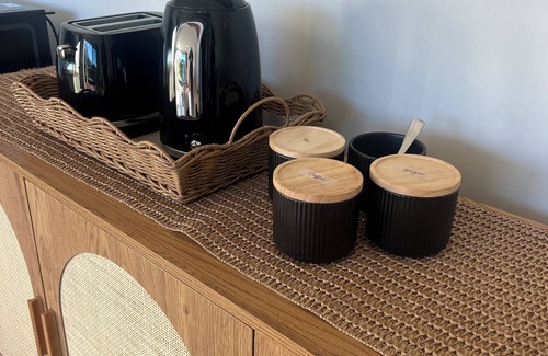 Kawarau Falls Apartment | 6 minutes from Queenstown airport - a modern & stylish retreat
