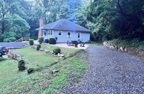 Huntingdon House | 6 minutes to RaystownSynders Boat Launch. Room to park a boat. 40 miles to PSU!