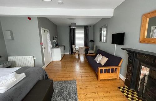 Bantry Apartment | 6 New Street SelfCatering BnB Studio 1