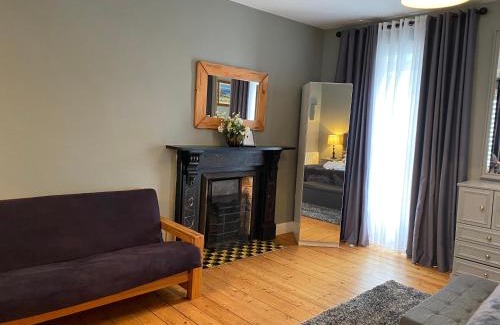 Bantry Apartment | 6 New Street SelfCatering BnB Studio 1