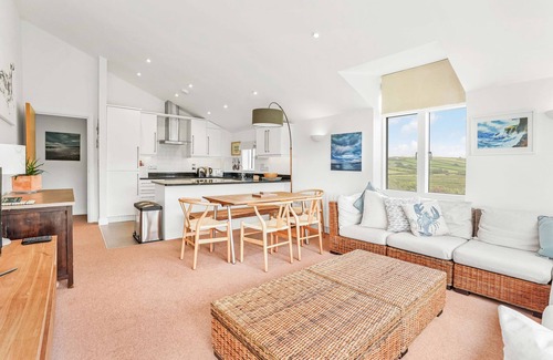 Burgh Island Cottage | 6 OCEAN'S EDGE, family friendly, with pool in Thurlestone